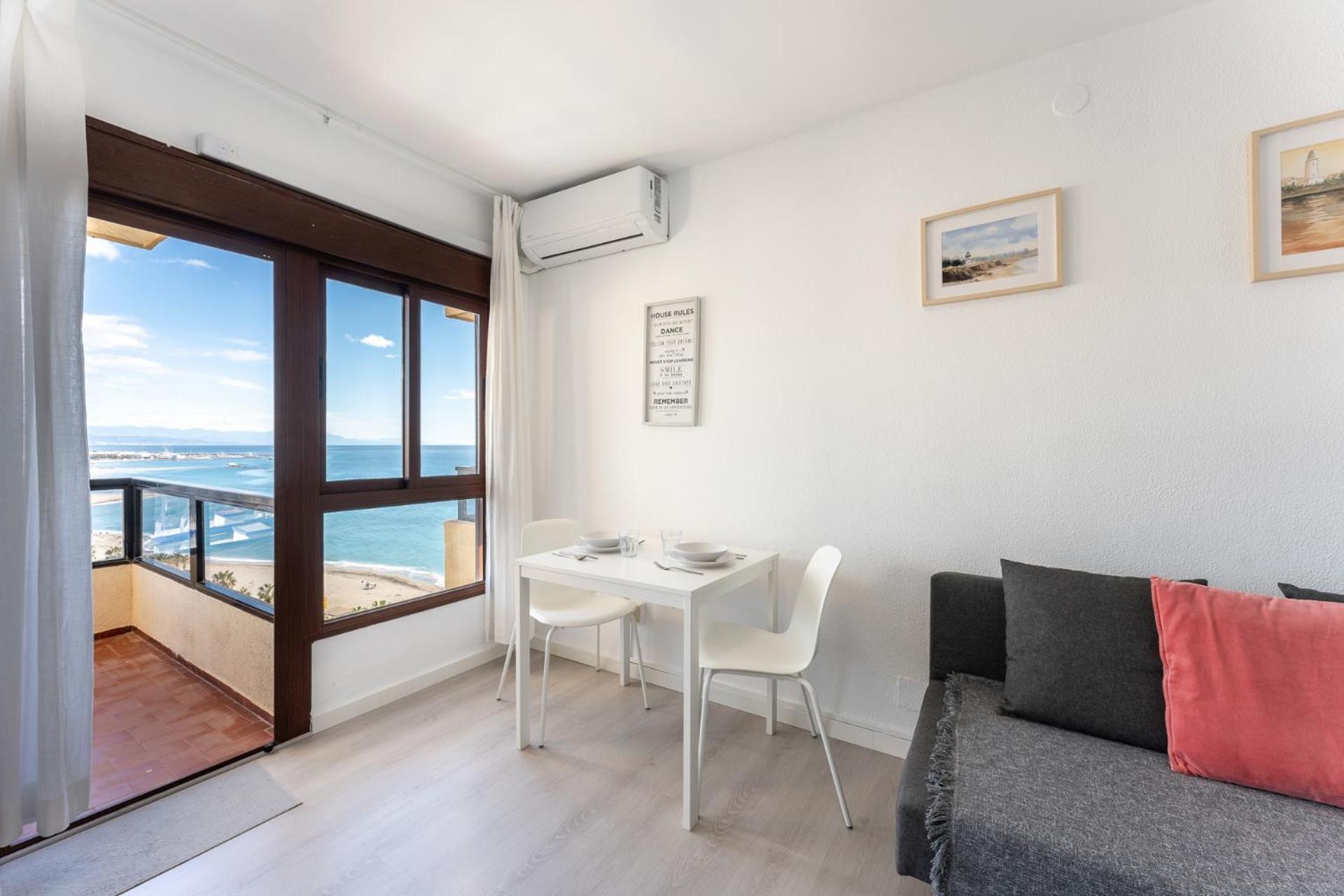 Bhost - Torrealmadena Lägenhet Benalmádena Exteriör bild