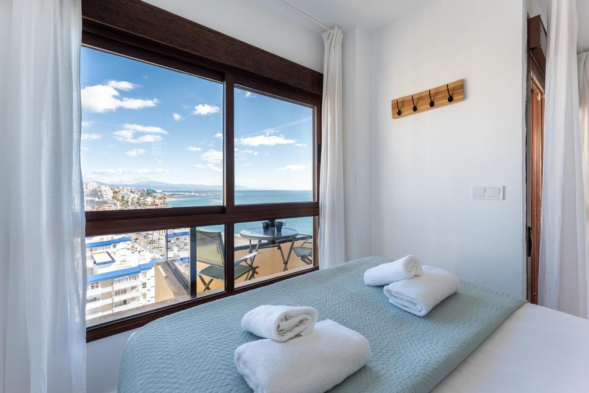 Bhost - Torrealmadena Lägenhet Benalmádena Exteriör bild